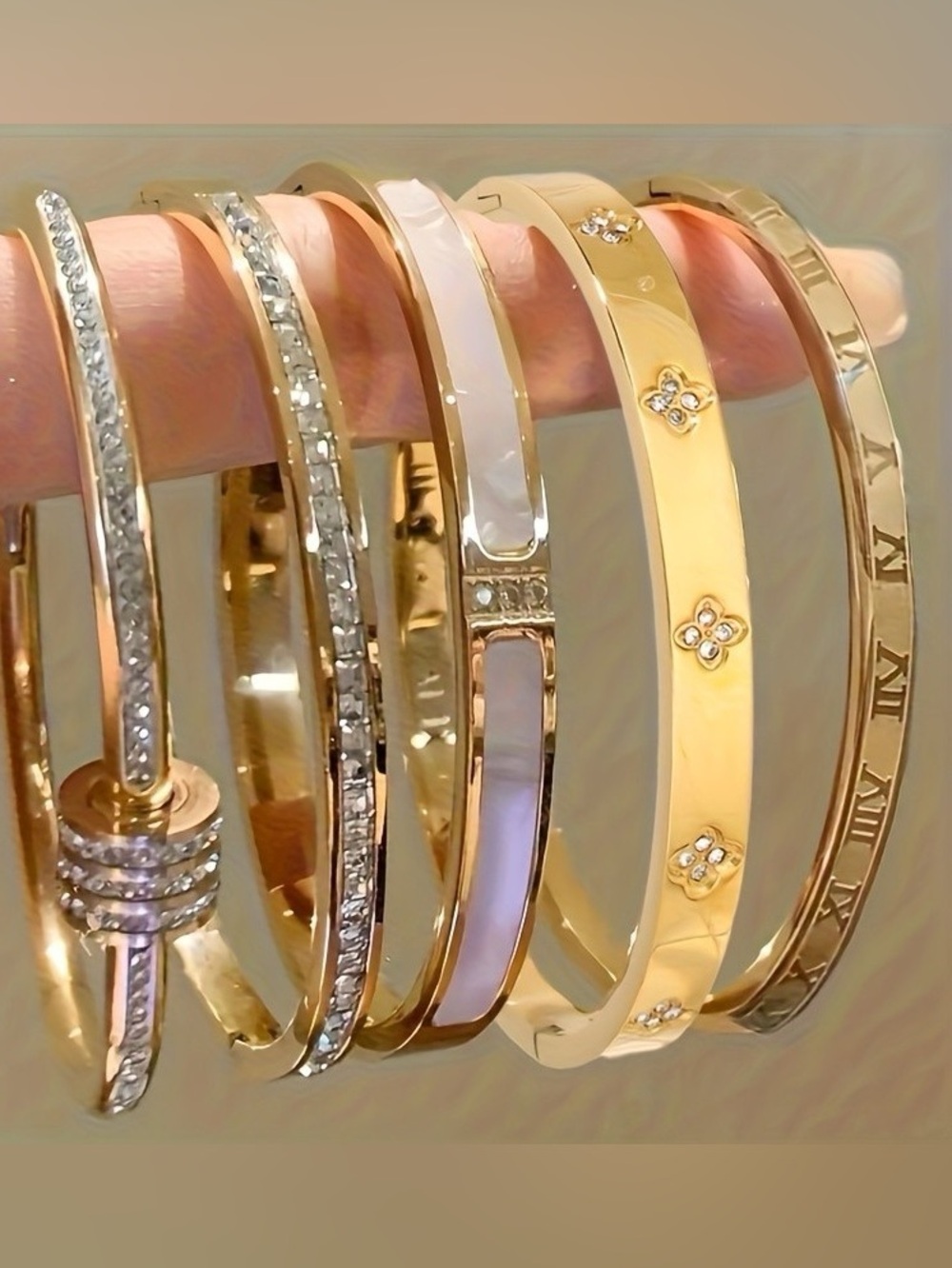 Luxury Roman Numeral Gold-Tone Bangle Bracelet Stack – Chic & Elegant Set